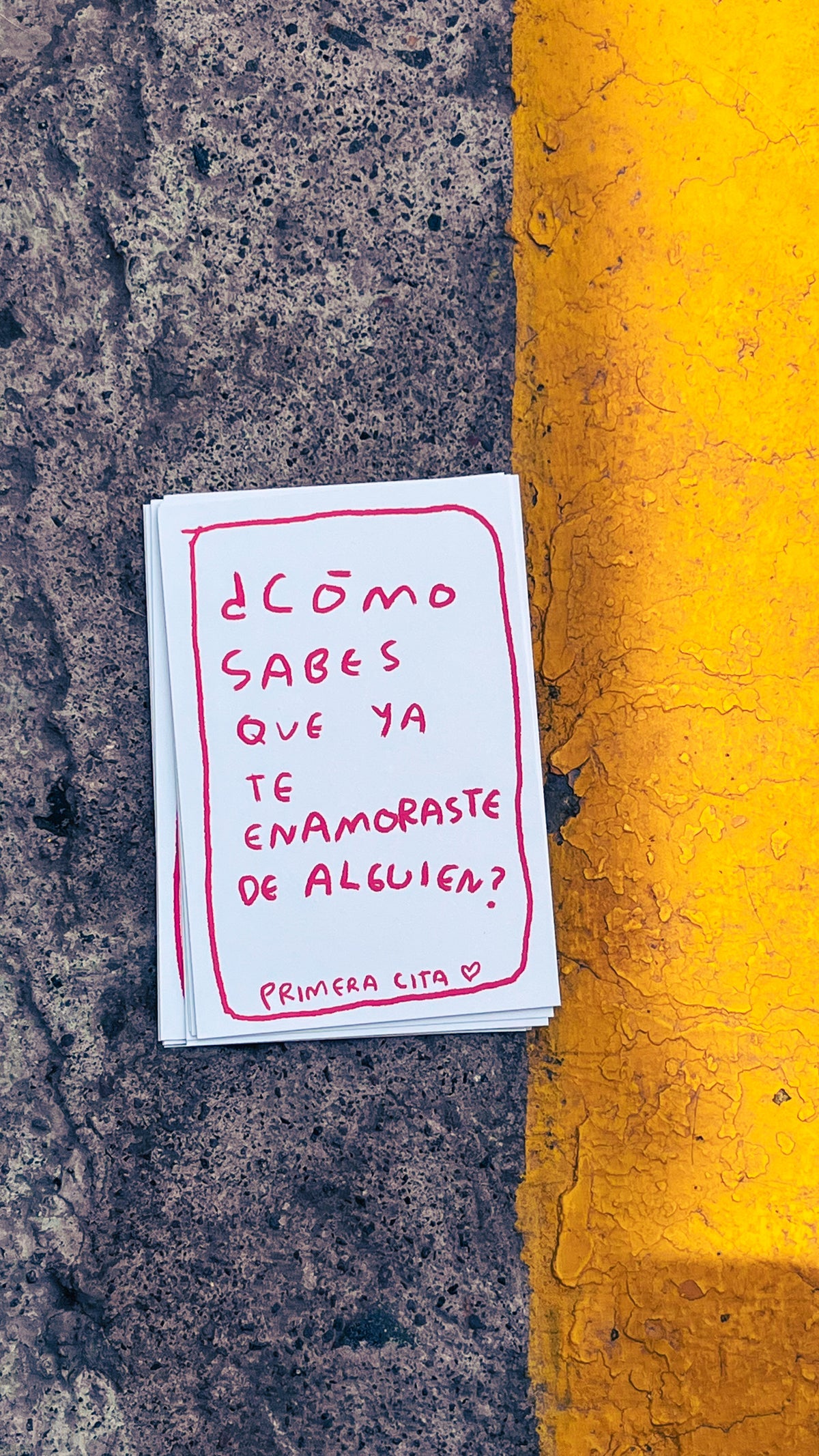 Primera Cita | Juego de Mesa — 70 Preguntas para Conocerse y Romper el Hielo - Torna Gris - Artista Mexicano