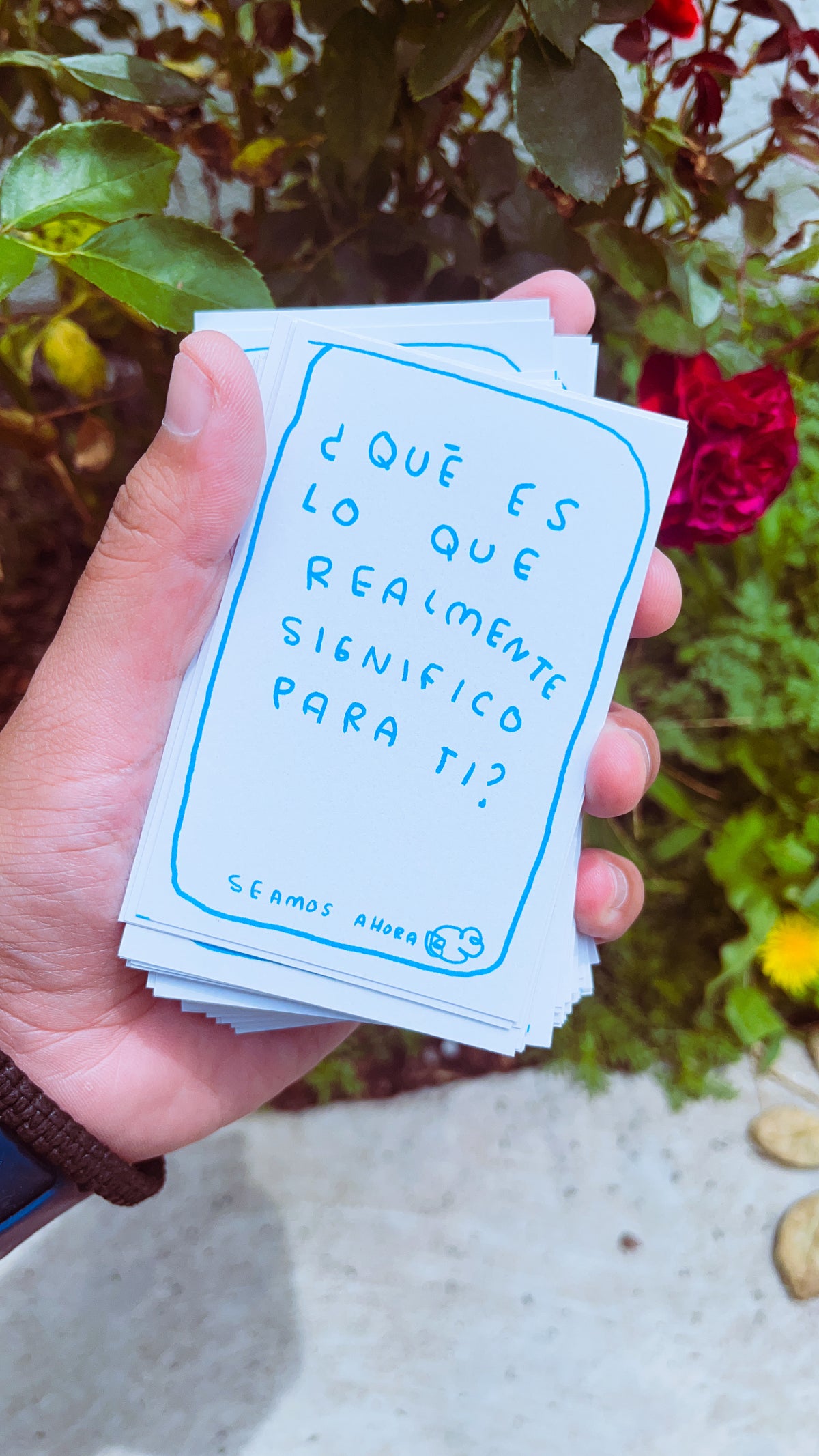 Seamos Nuestro Ahora | Juego de Mesa de 70 Preguntas para Conectar y Conocerse Mejor - Torna Gris - Artista Mexicano