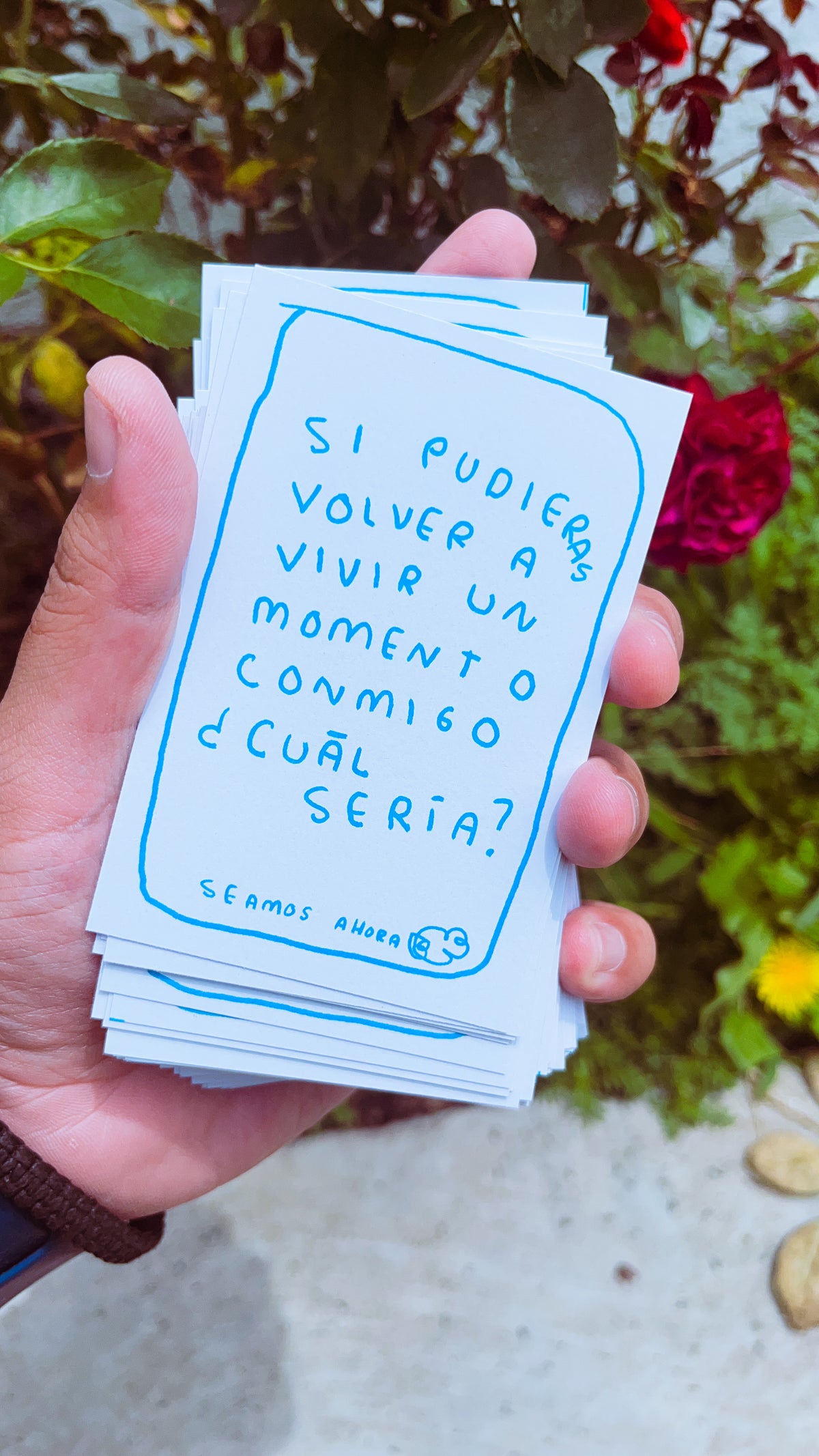 Seamos Nuestro Ahora | Juego de Mesa de 70 Preguntas para Conectar y Conocerse Mejor - Torna Gris - Artista Mexicano