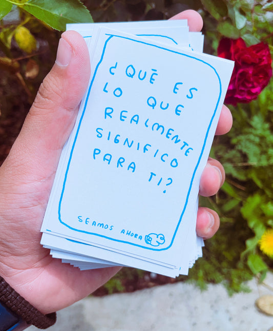 Seamos Nuestro Ahora | Juego de Mesa de 70 Preguntas para Conectar y Conocerse Mejor - Torna Gris - Artista Mexicano