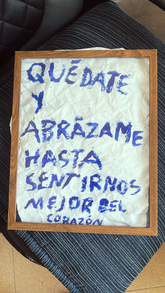 Quédate y abrázame hasta sentirnos mejor del corazón - Torna Gris - Artista Mexicano