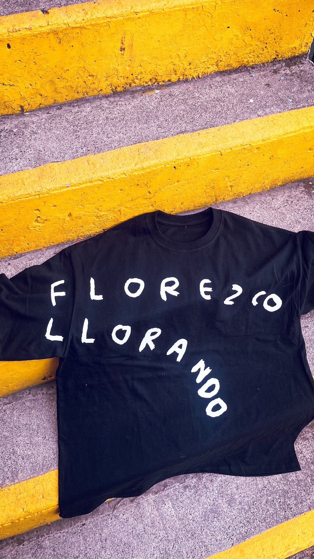 Playera Florezco Llorando — Torna Gris - Torna Gris - Artista Mexicano