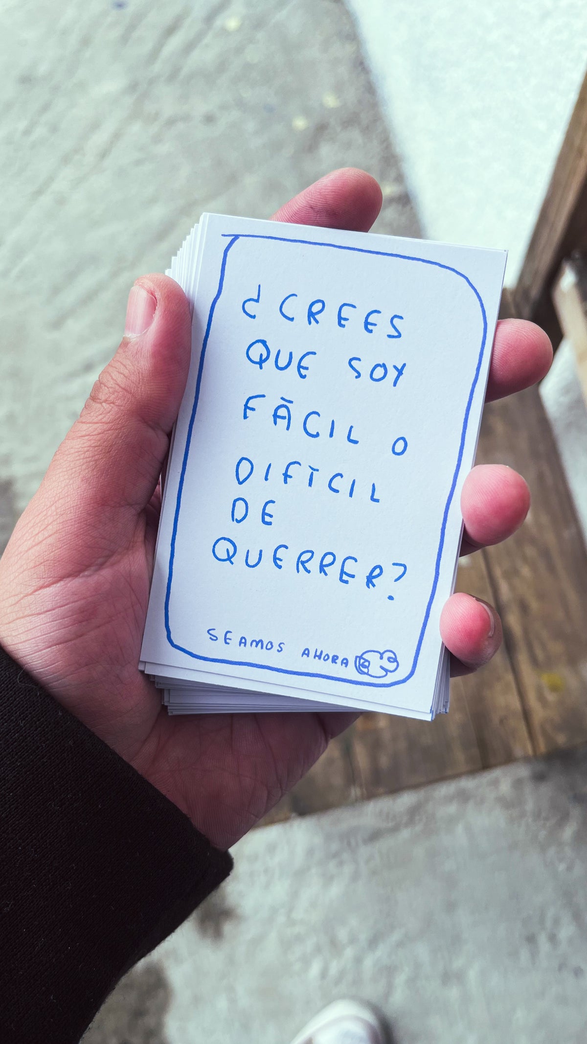 Seamos Nuestro Ahora | Juego de Mesa de 70 Preguntas para Conectar y Conocerse Mejor - Torna Gris - Artista Mexicano