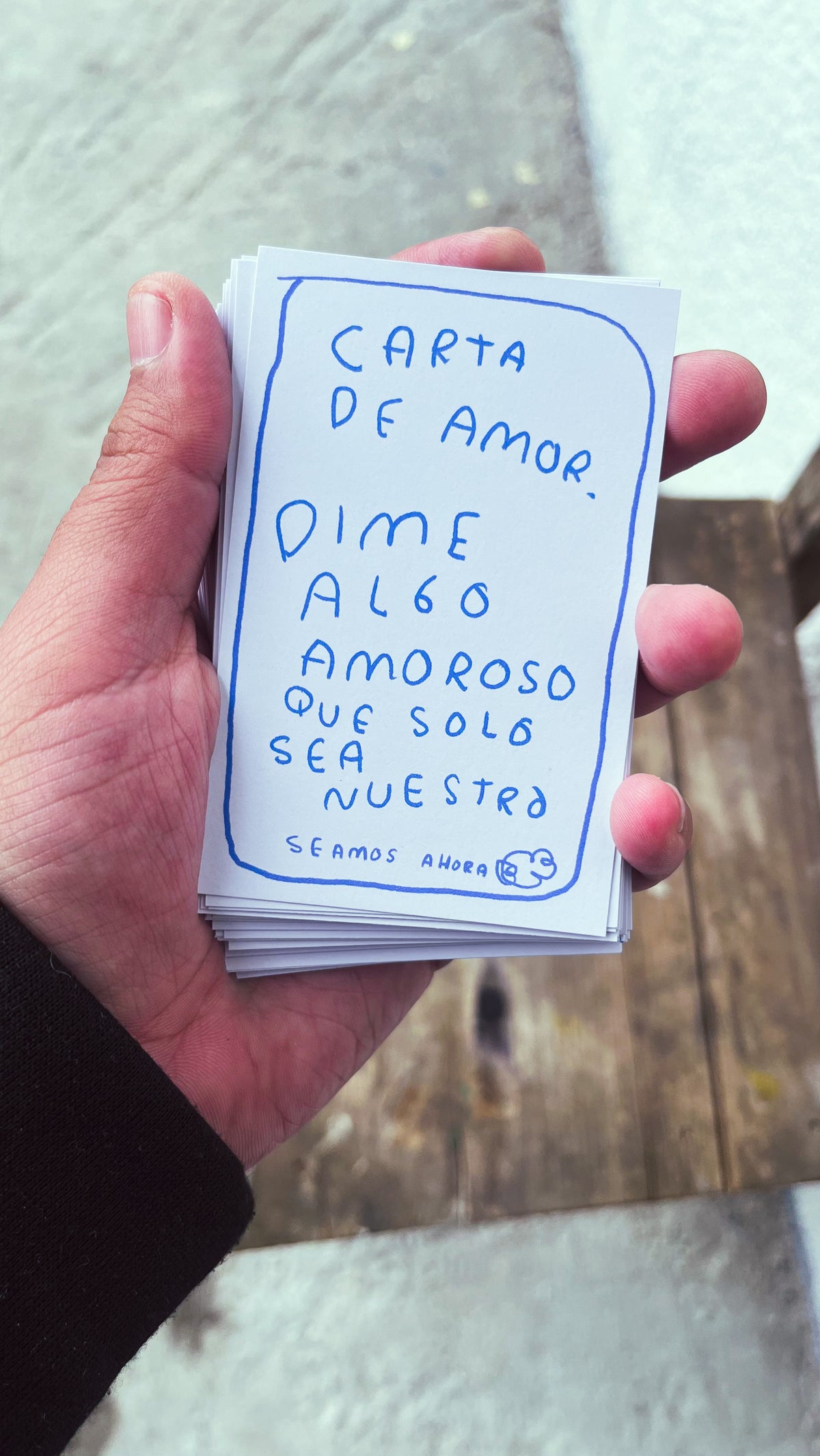 Seamos Nuestro Ahora | Juego de Mesa de 70 Preguntas para Conectar y Conocerse Mejor - Torna Gris - Artista Mexicano