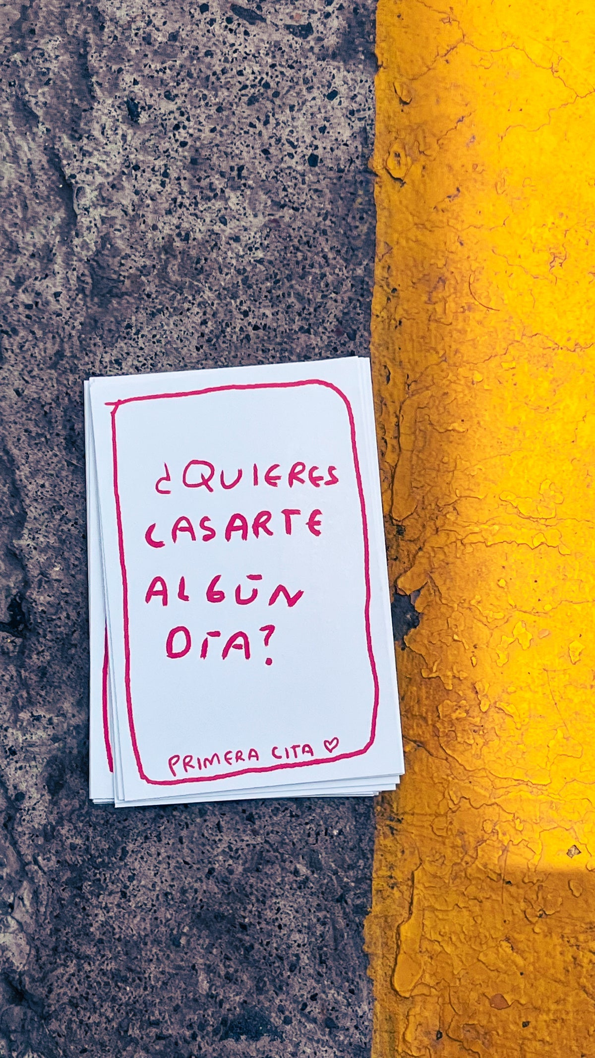 Primera Cita | Juego de Mesa — 70 Preguntas para Conocerse y Romper el Hielo - Torna Gris - Artista Mexicano