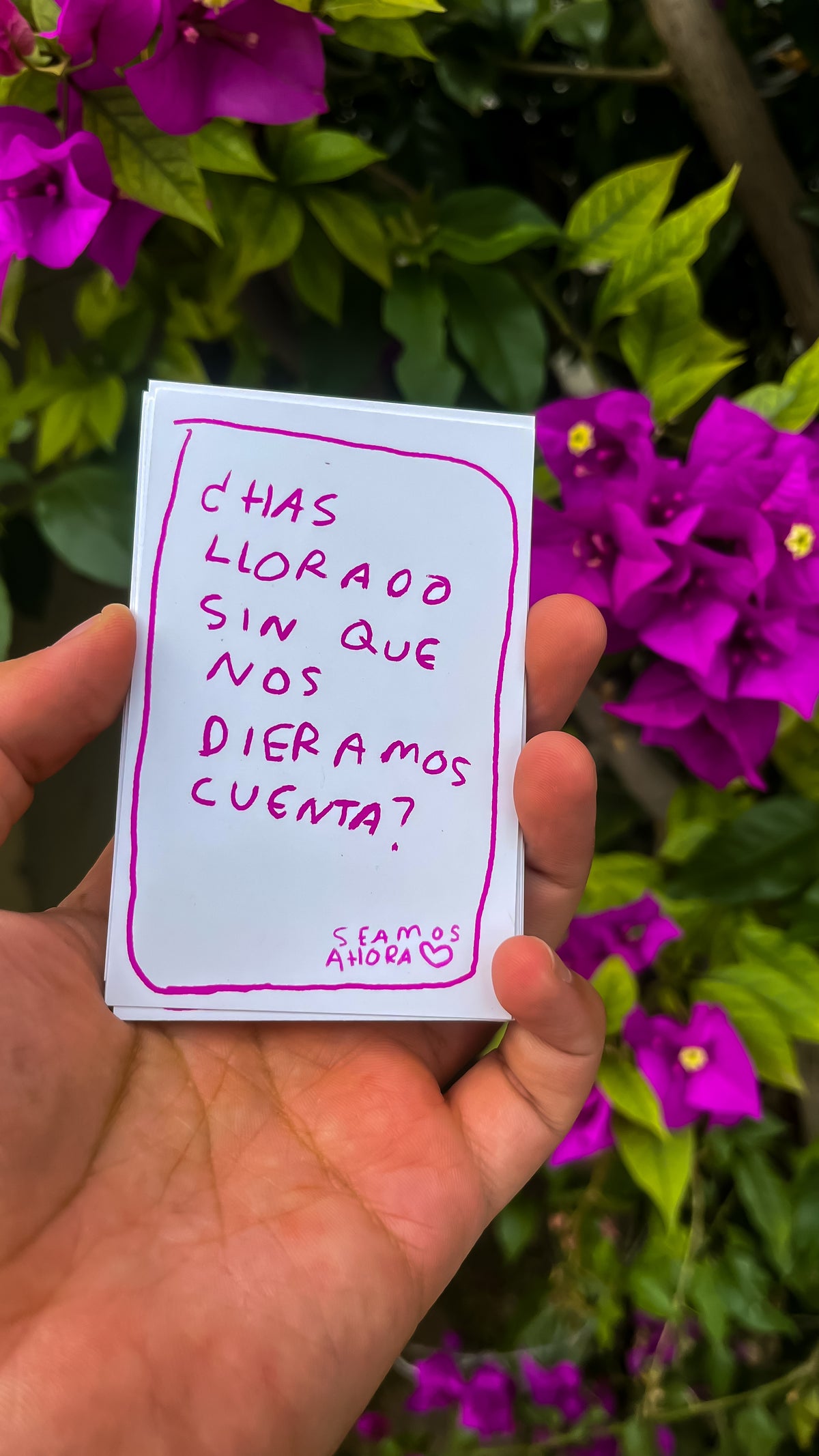 Seamos Nuestro Ahora | MADRES - Juego de Mesa de 70 Preguntas para Agradecer y Conectar - Torna Gris - Artista Mexicano
