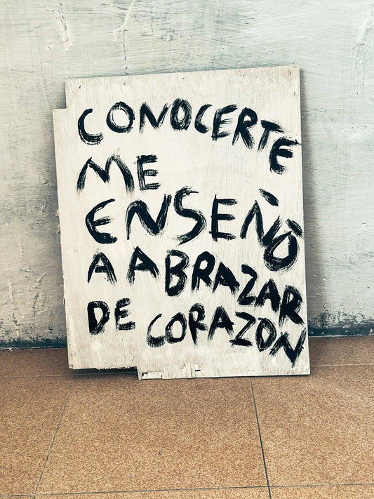 Conocerte me enseño a abrazar el corazon (Pintura original) Torna Gris - Artista Mexicano